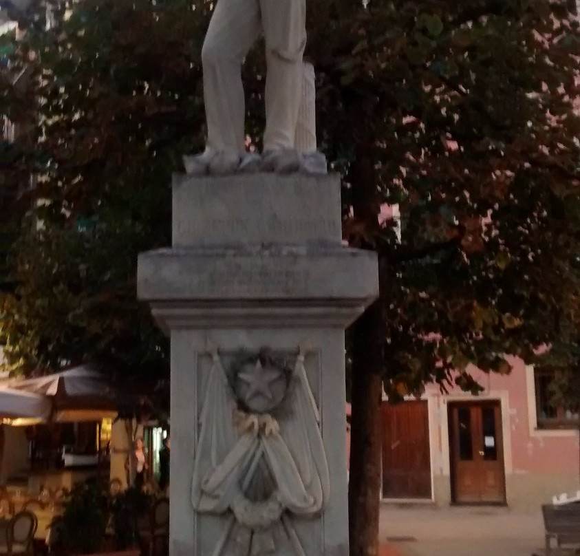 Monumento a Giuseppe Garibaldi-滨海蒙特罗梭必去景点