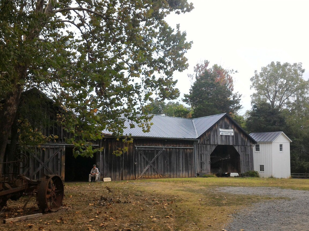 Heritage Farm Museum景点图片