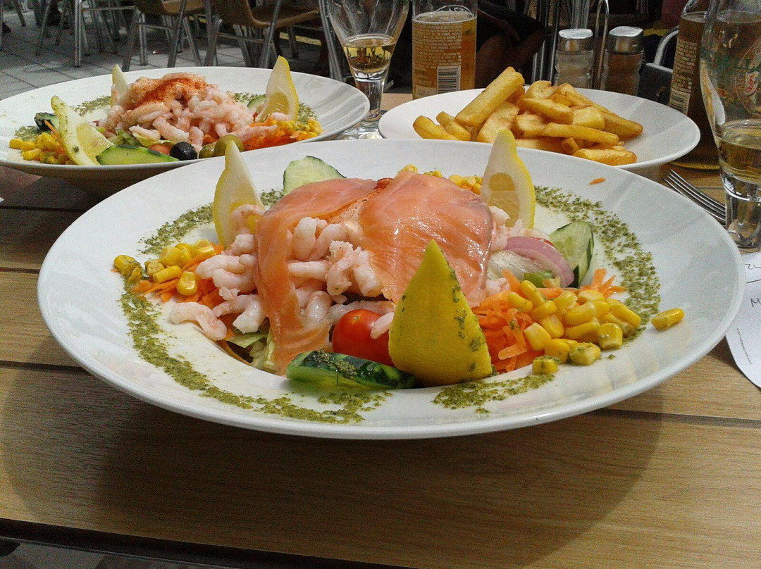 Surfers Bar & Grill