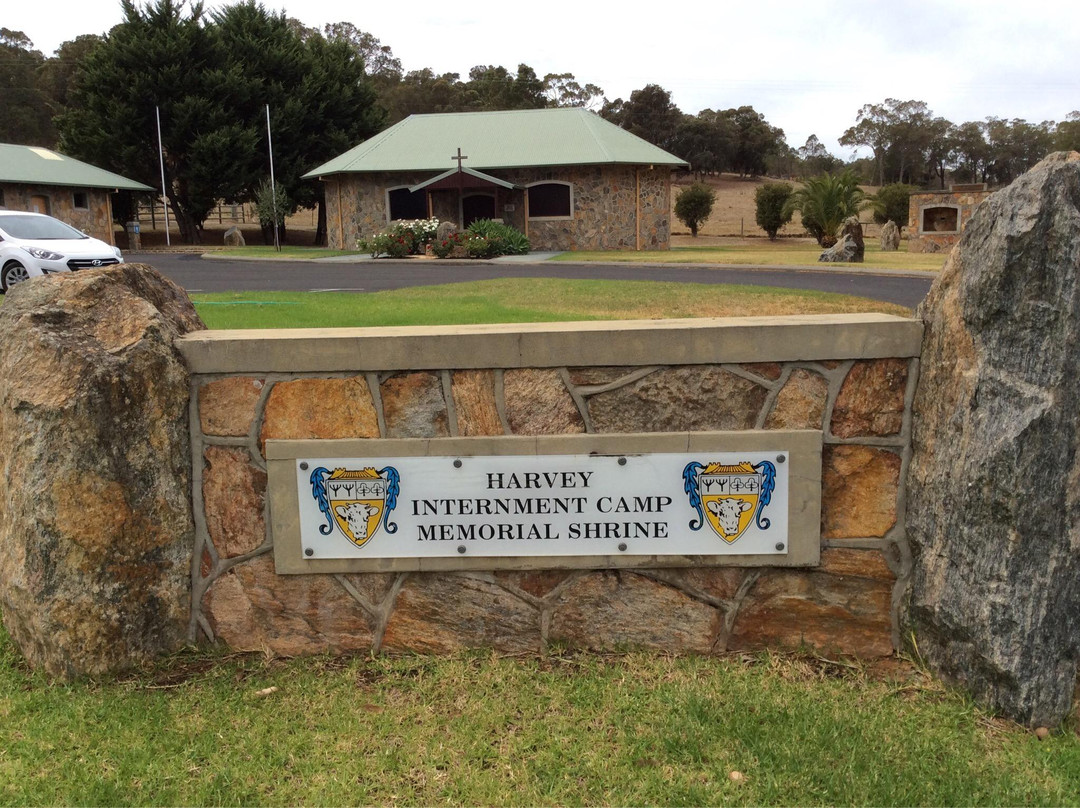 Harvey Internment Camp Memorial Shrine景点图片