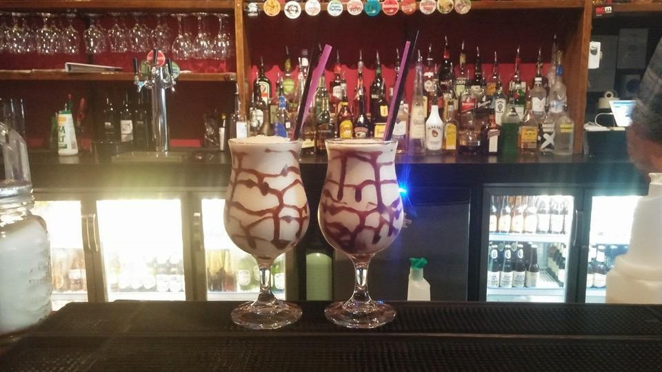 Bottlerocket Bar & Cafe景点图片