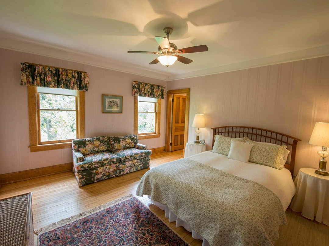 Snowbird Inn Bed & Breakfast主图