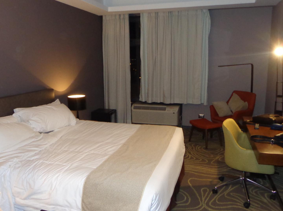 Hotel Spark Santiago Aeropuerto主图