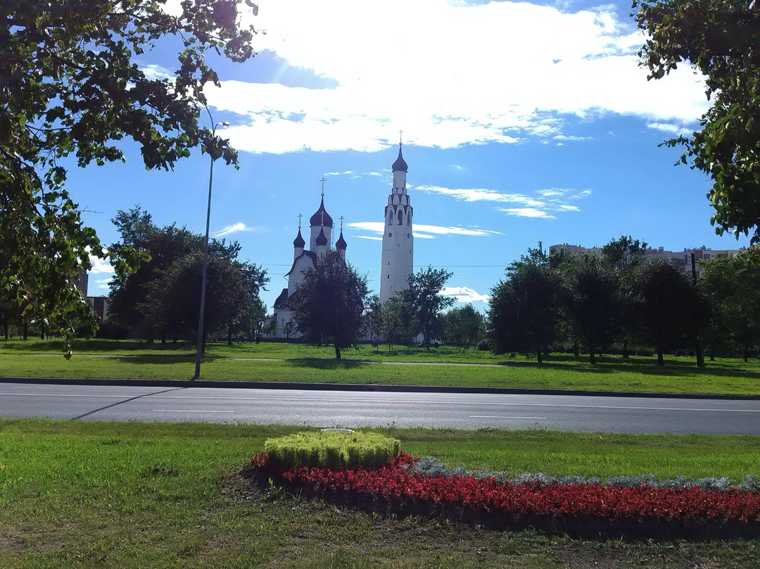 Church of the Holy Apostles Peter Jolly in the Village-圣彼得堡必去景点
