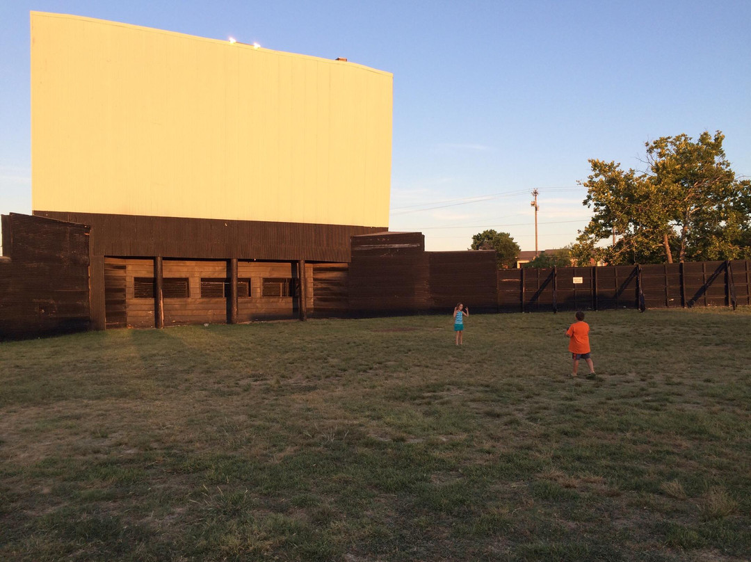 Brazos Drive-in-格兰伯里必去景点