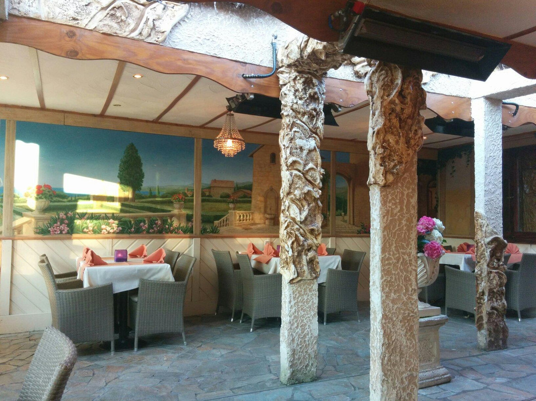 本讷科姆餐馆和美食-Italiaans Restaurant & Pizzeria Mare e Monte