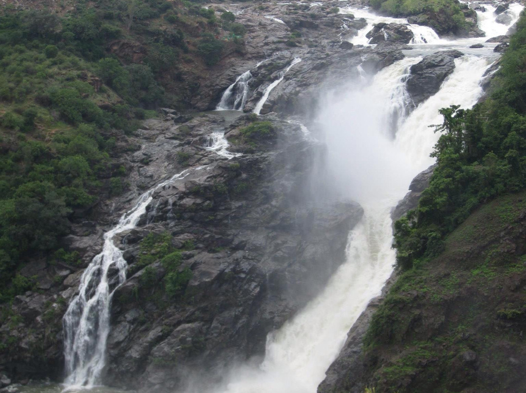 Shimshapura Falls景点图片