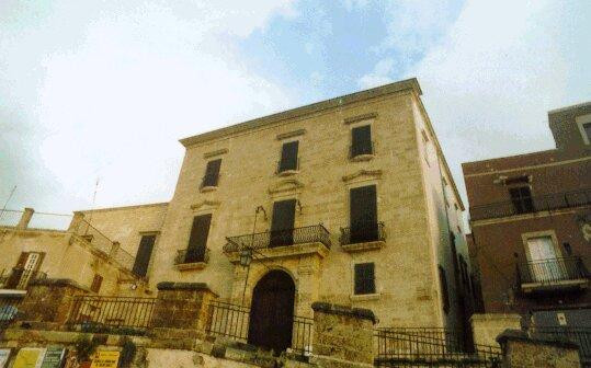 Palazzo Pantaleo-塔兰托必去景点