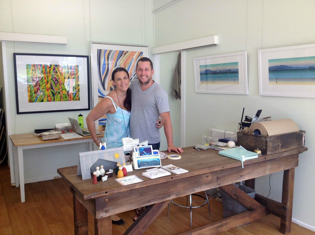 Ashleigh Manley Art Gallery Homewares & Gifts景点图片