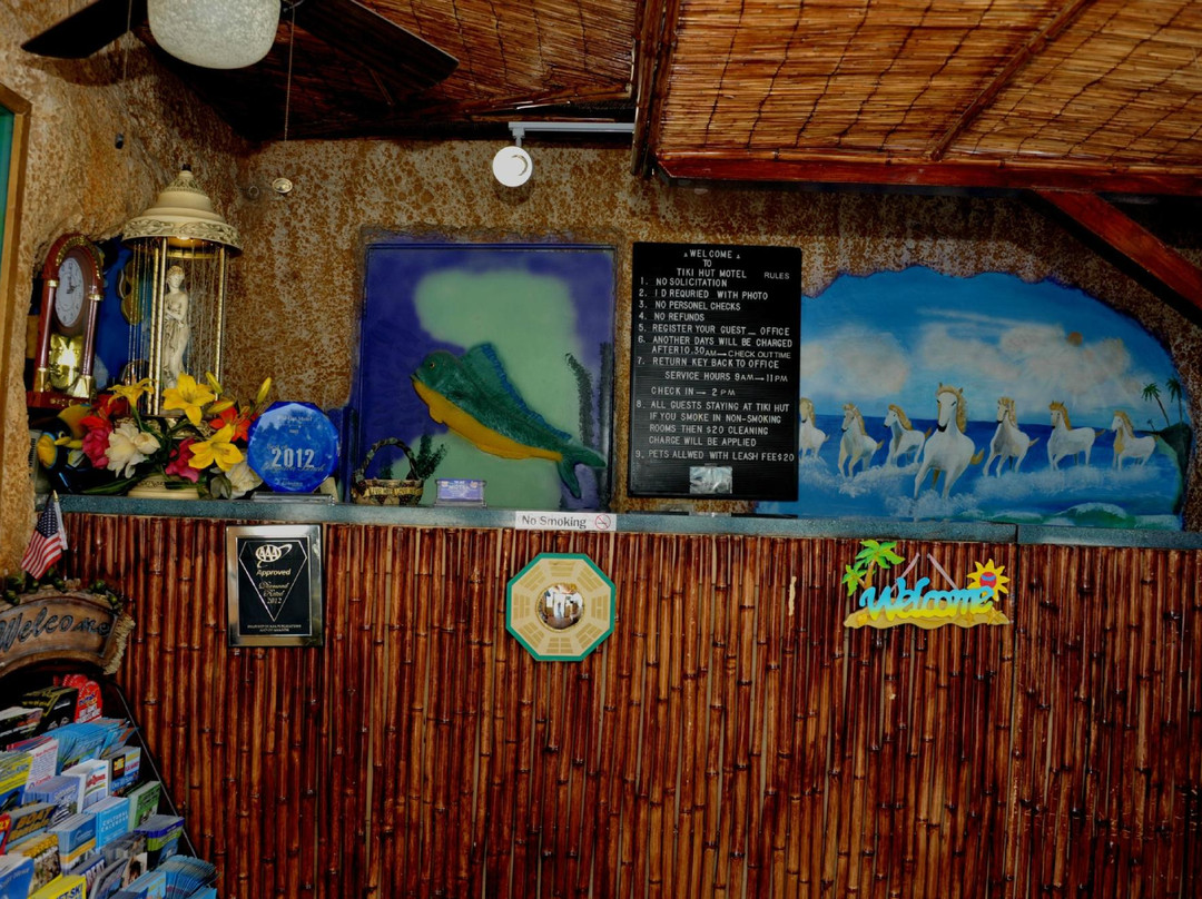 Tiki Hut Motel主图
