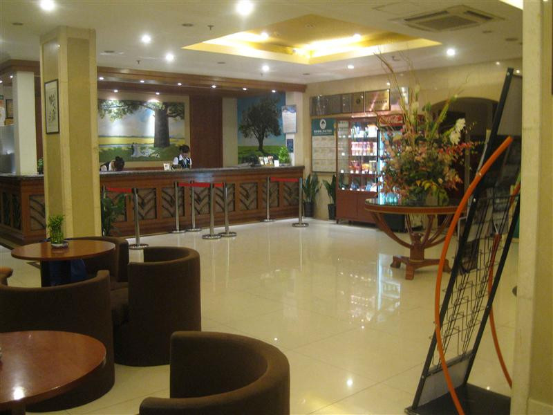 格美酒店(上海武宁曹杨路地铁站店)主图