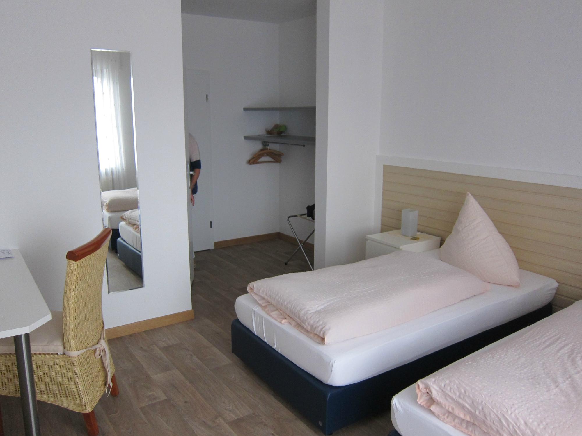 Hotel & Restaurant Hüllen-客卧