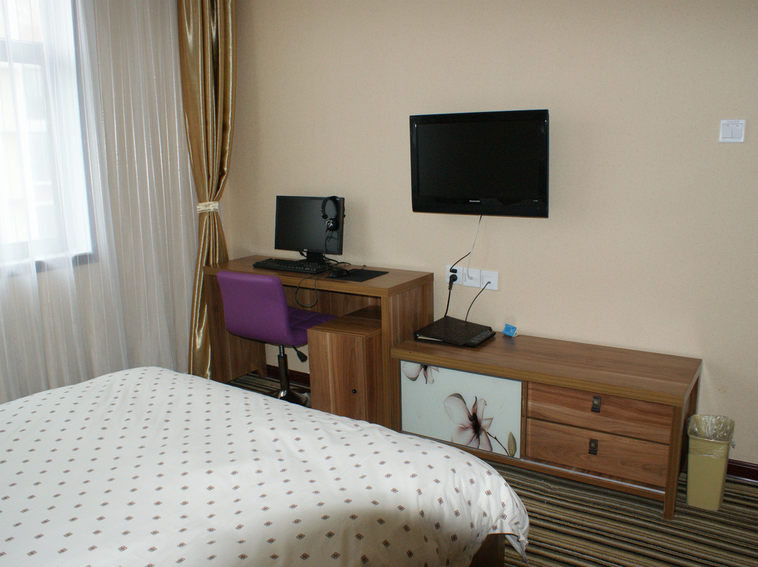 弘昌大酒店主图