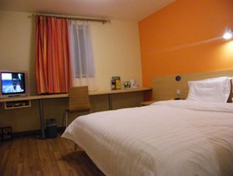 7天揭阳汽车总站环宇店主图