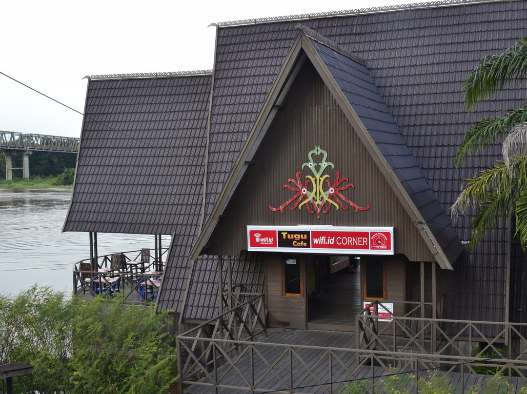 Cafe Tugu Jembatan Kahayan