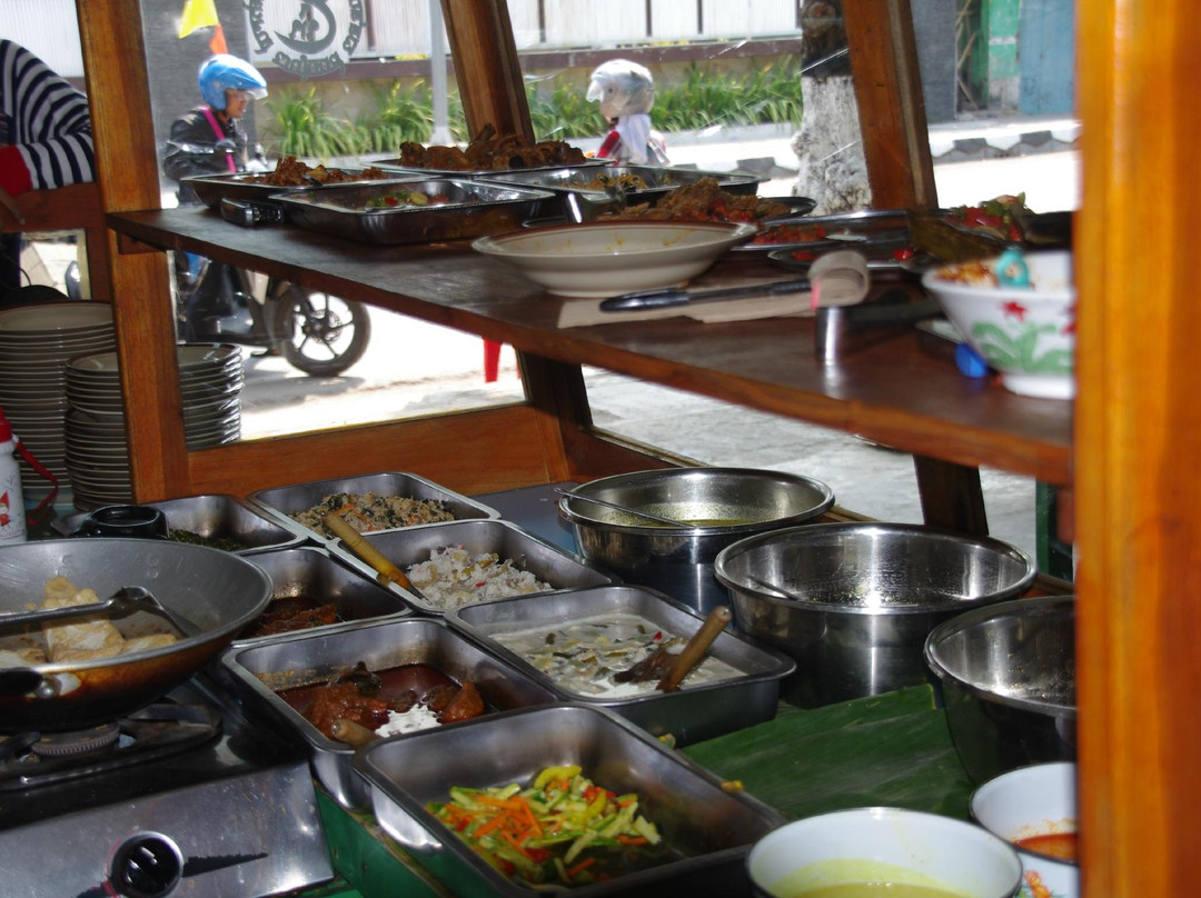 Pemalang餐馆和美食-Warung Makan "Barito Putri"