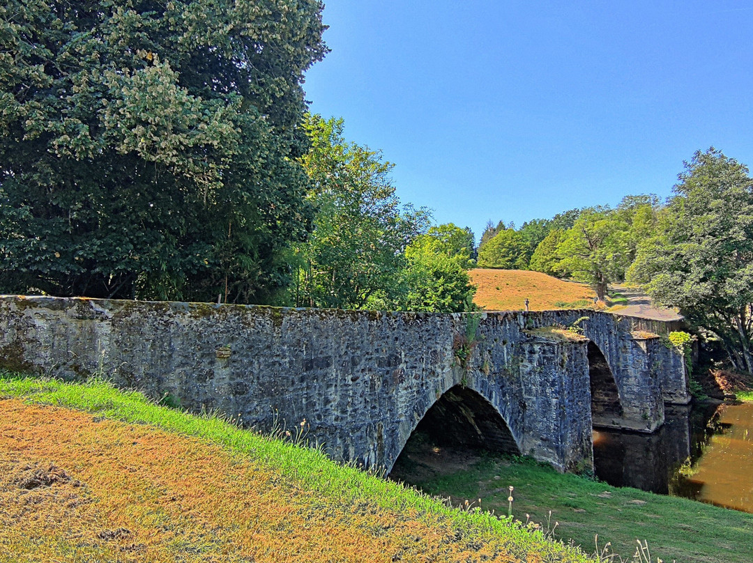 Pont Rompu sur la Briance à Solignac景点图片