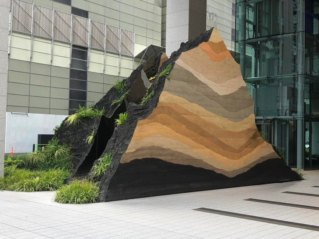 Mountain Range by Takashi Kuribayashi-Yaesu必去景点