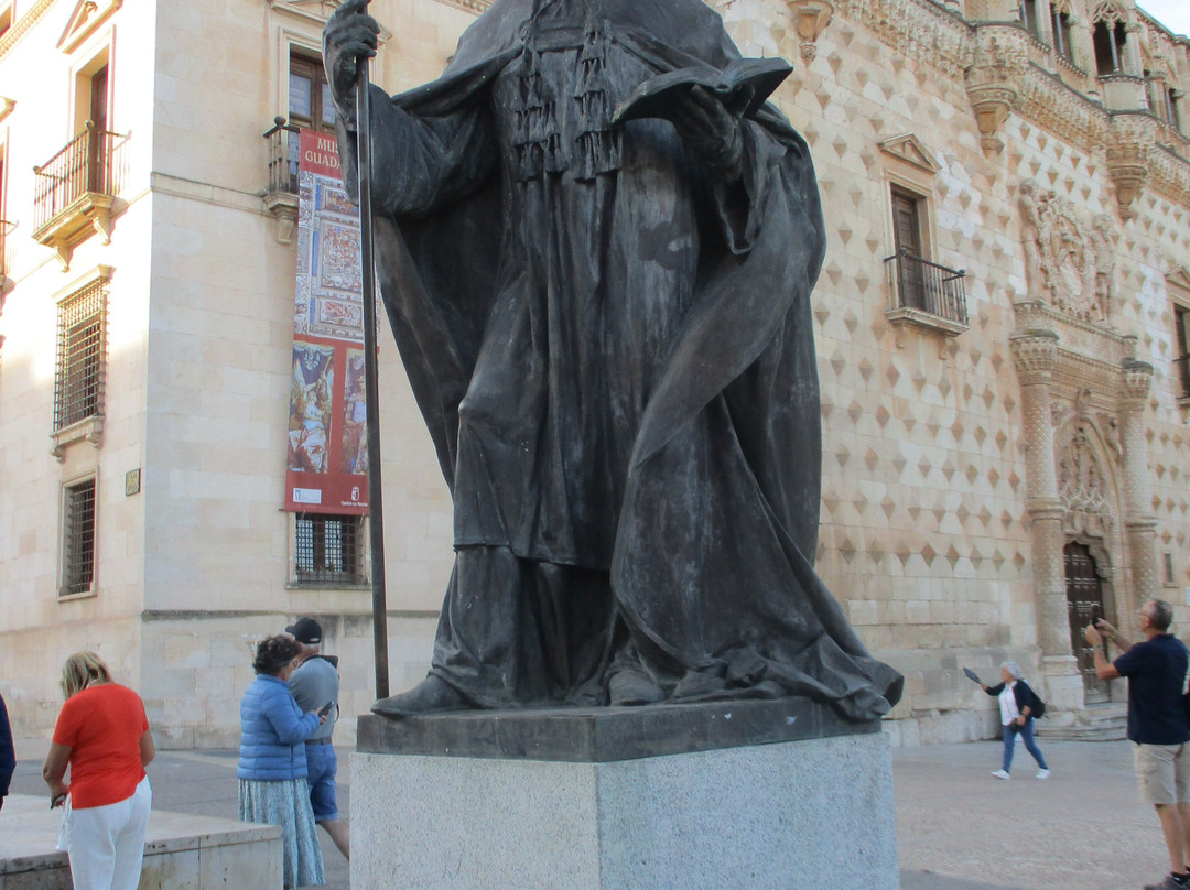 Monumento al Cardenal Mendoza景点图片