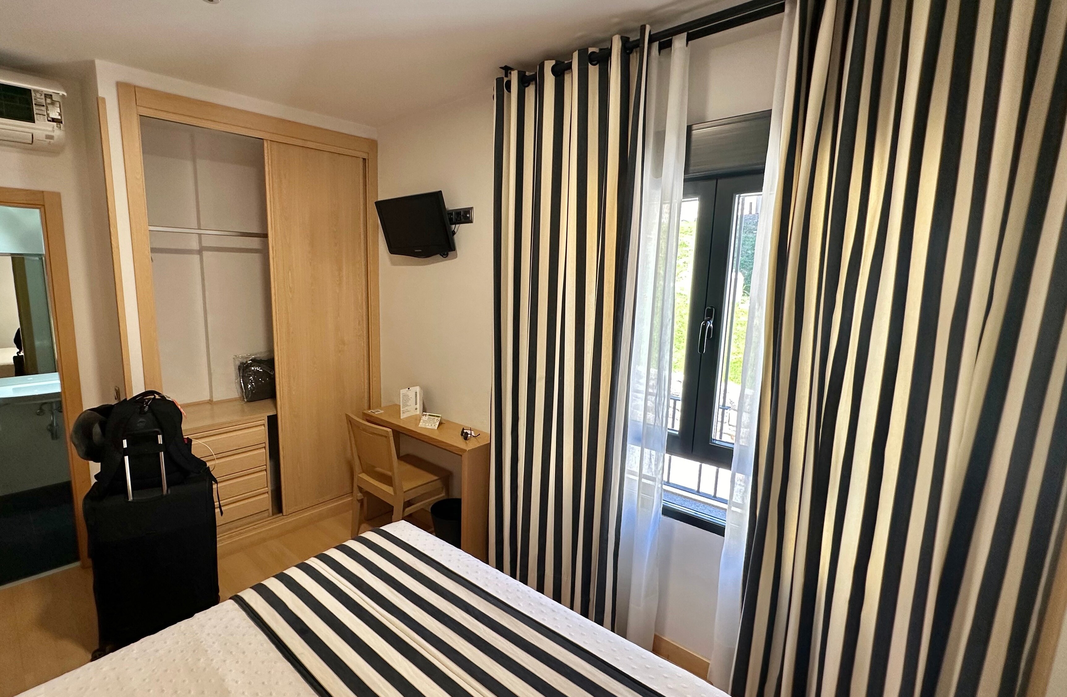 Hotel Puerta de la Santa-客卧