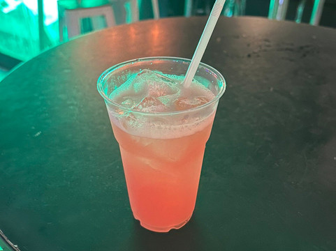 DJ站酒吧-曼谷必去景点