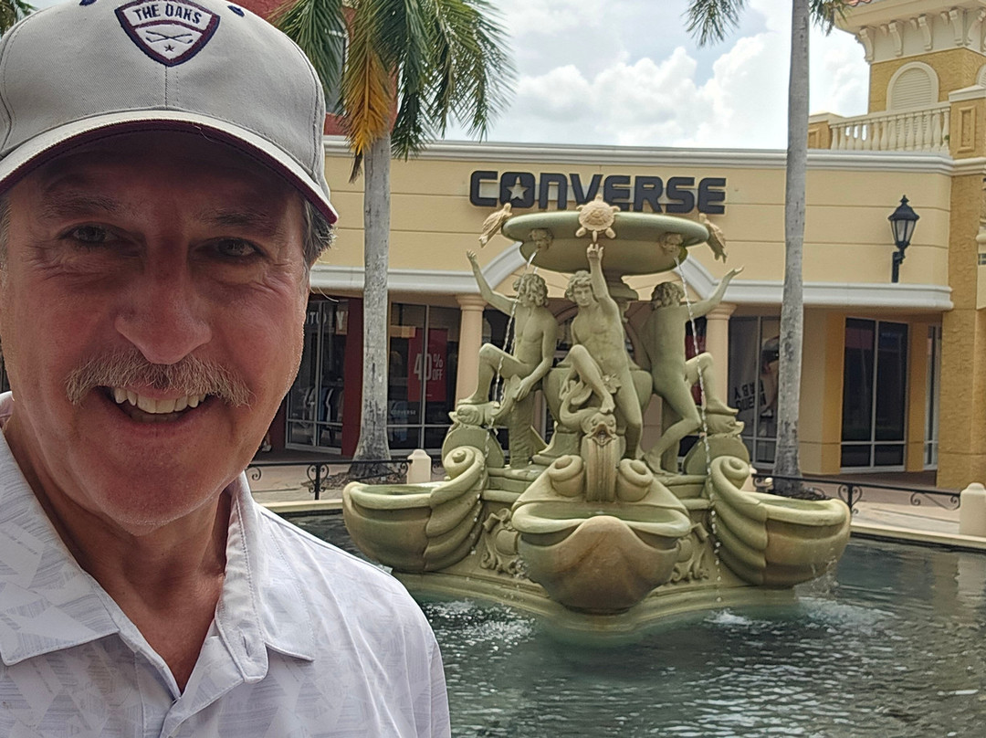 Miromar Outlets-埃斯特罗必去景点