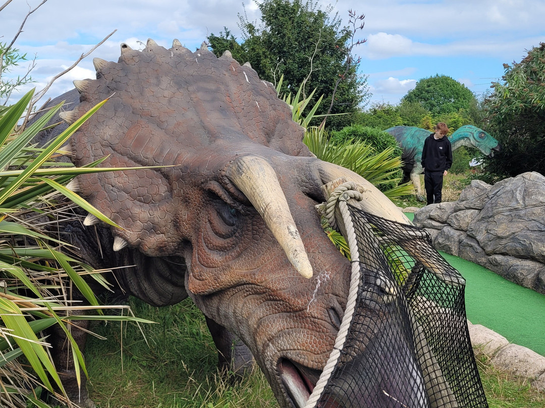 Dinosaur Escape Adventure Golf-Northolt必去景点