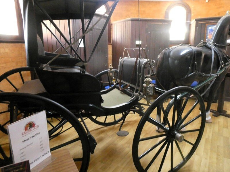 Kalgoorlie Boulder Thoroughbred Race Course-卡尔古利必去景点