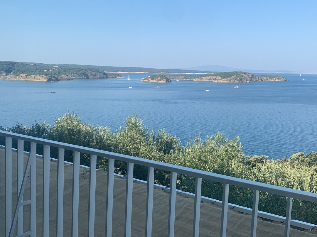 Zlatni Zalaz Apartments主图