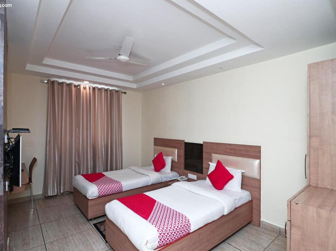 OYO Rooms Meera Marg Haldwani主图