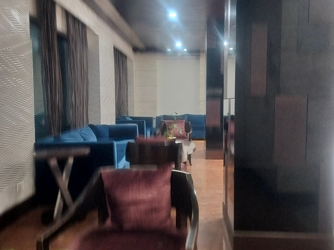 苏拉特洛兹广场酒店、主图