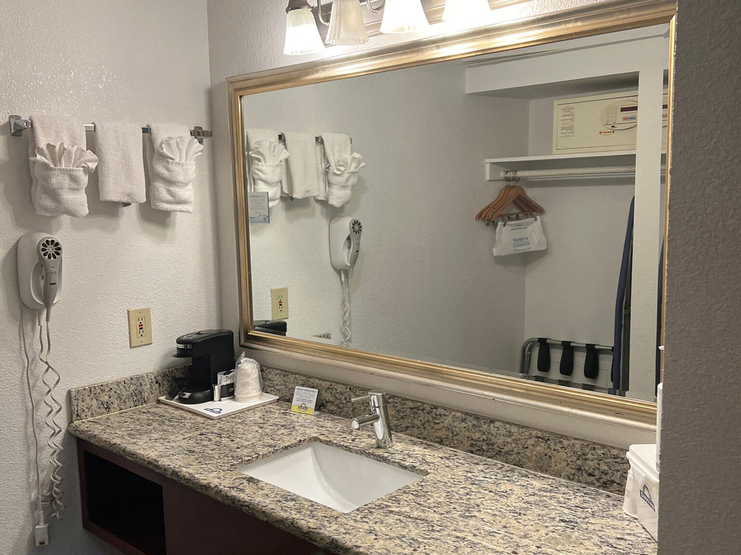 Days Inn by Wyndham Oceanside主图