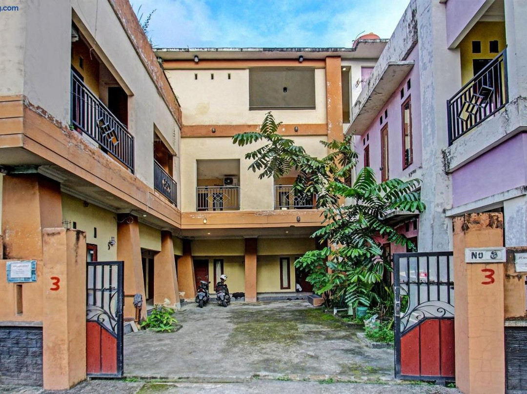 Oyo 91845 V_ar House