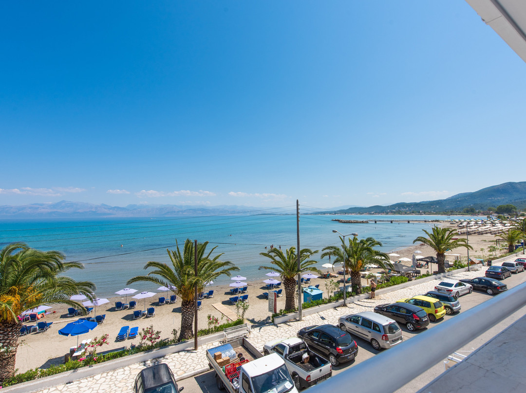 Aphrodite Beachfront Hotel主图