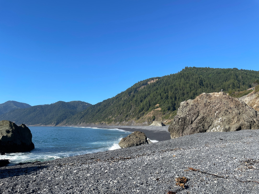 Black Sands Beach景点图片
