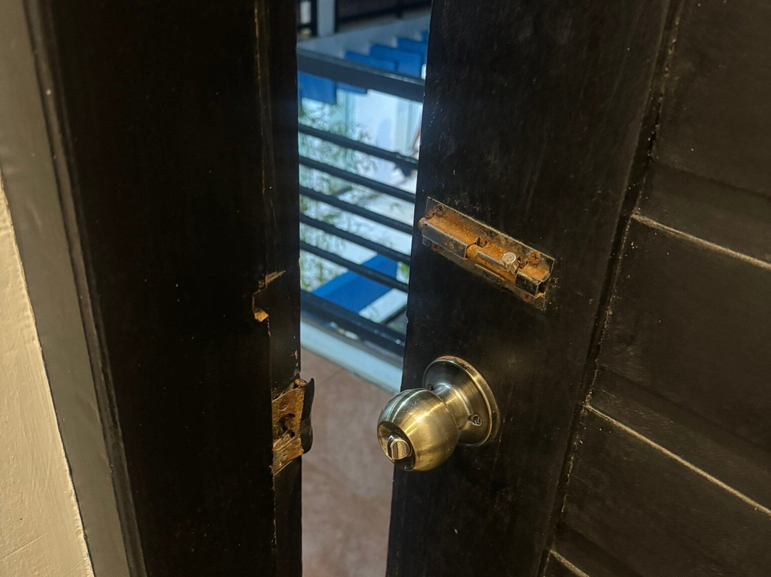 Blue Coast Beach Hotel主图