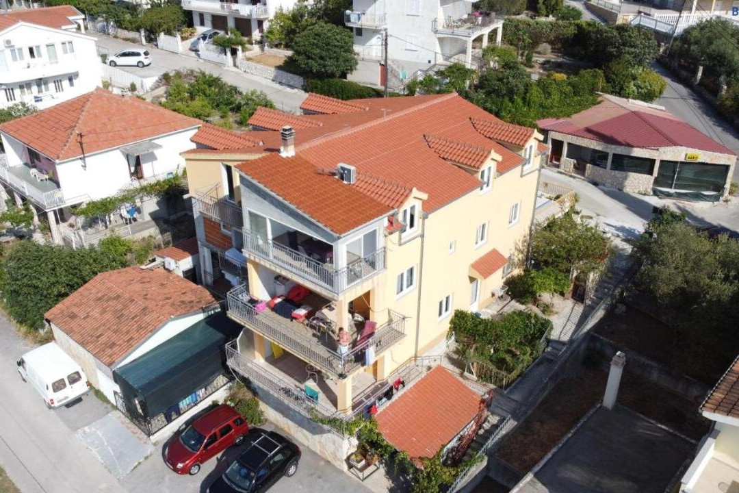 Apartments Mara Seget Vranjica