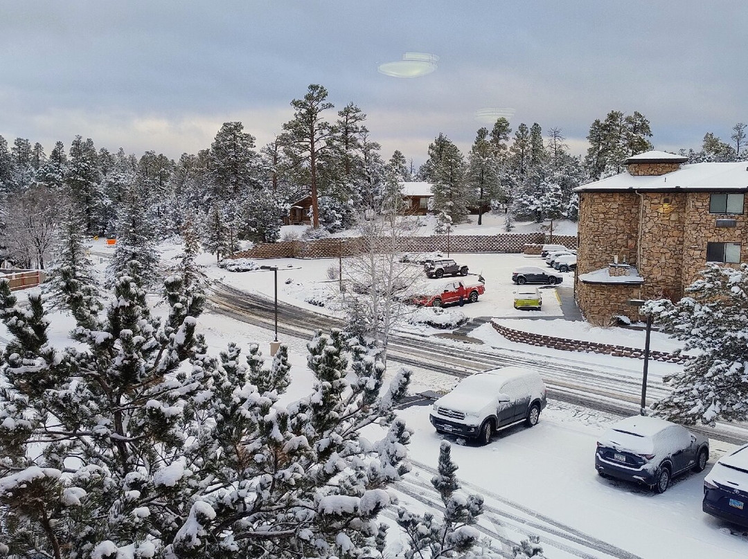 大峡谷智选假日套房酒店主图