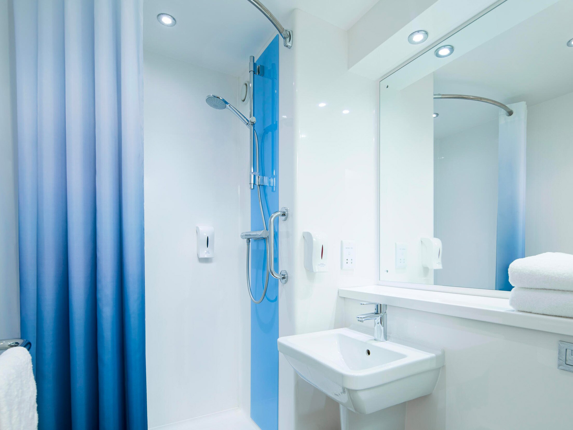 Travelodge London Bromley Town Centre-浴室