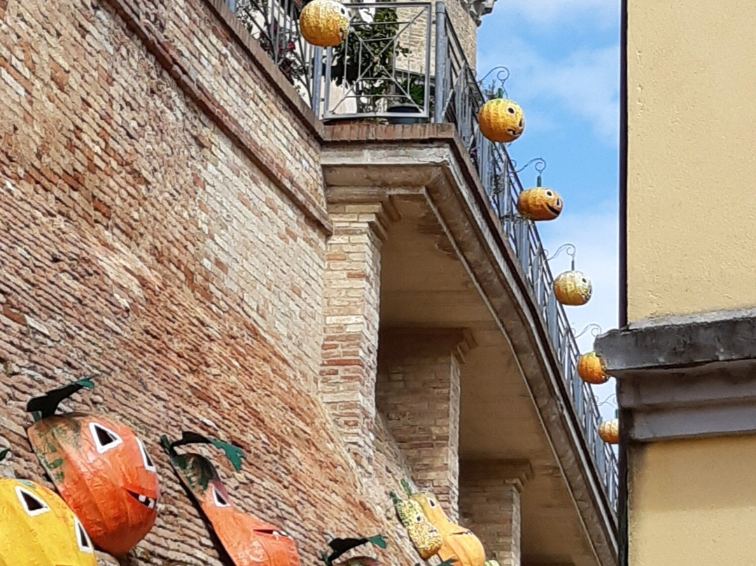 Torre Dell'Acquedotto-Polverigi必去景点