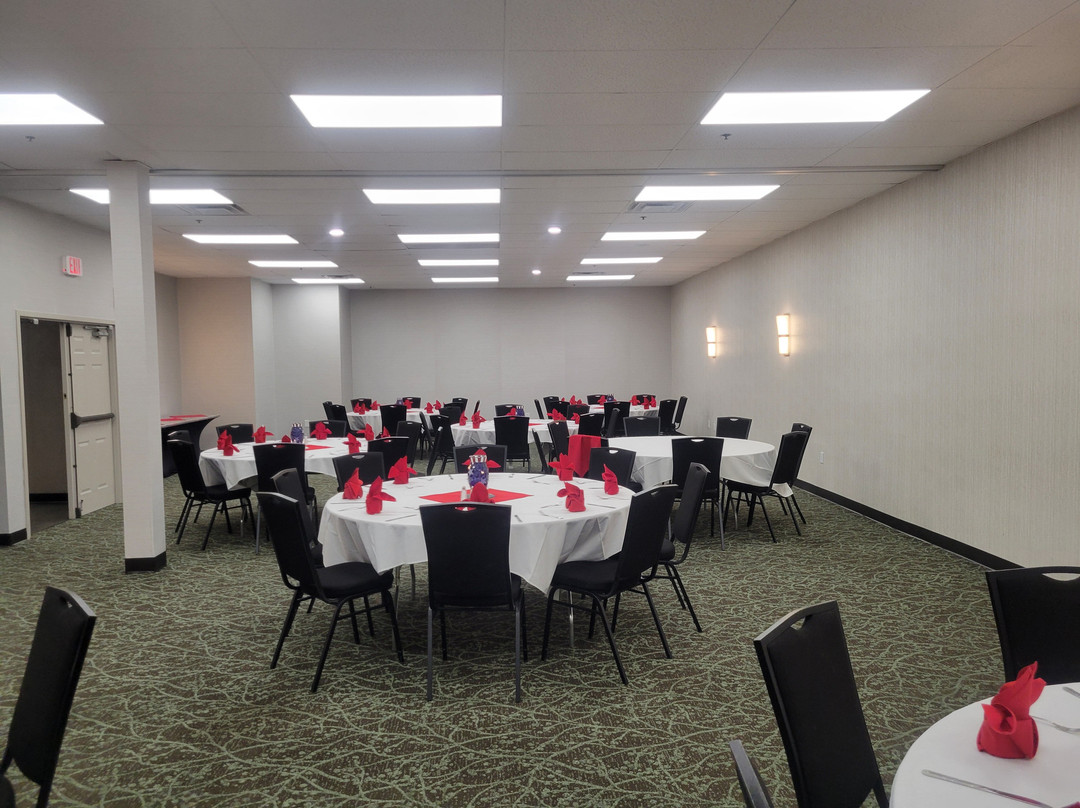 侯珀酒店及理查德C霍尔布鲁克会议中心主图