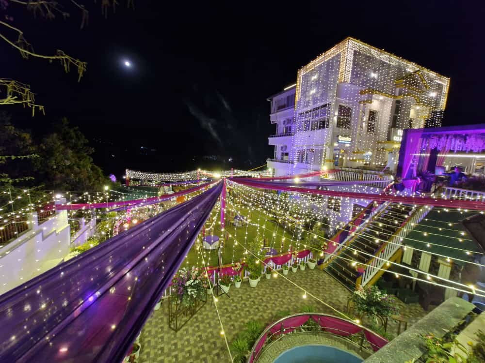 拉吉普尔之巅酒店主图