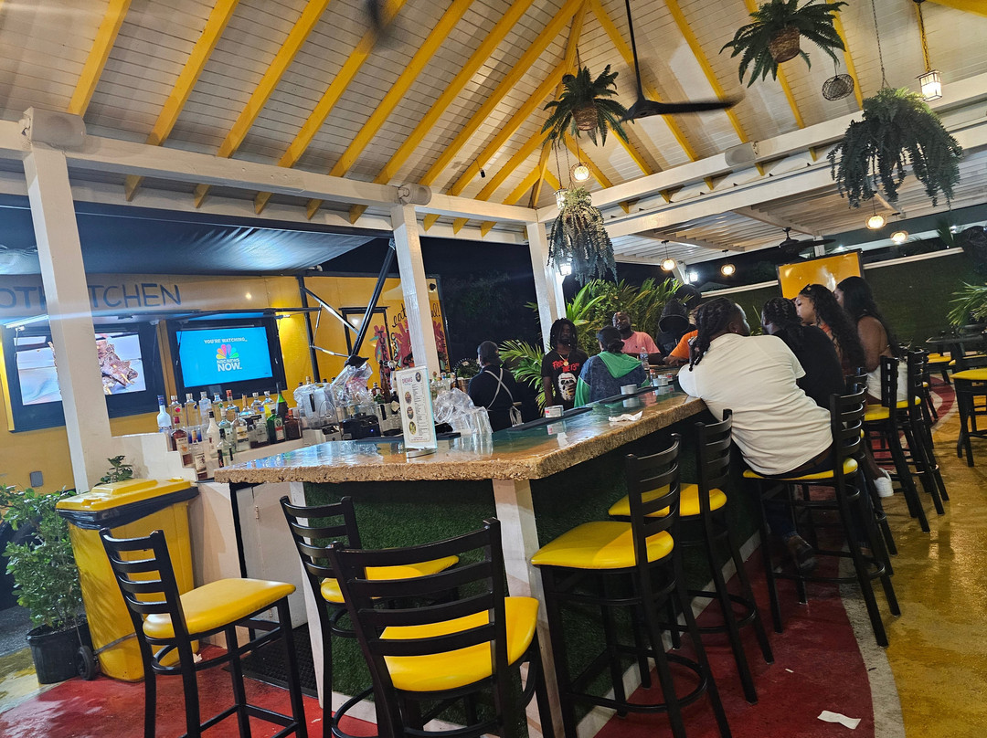 Crackpot Kitchen Restaurant Bar & Grill