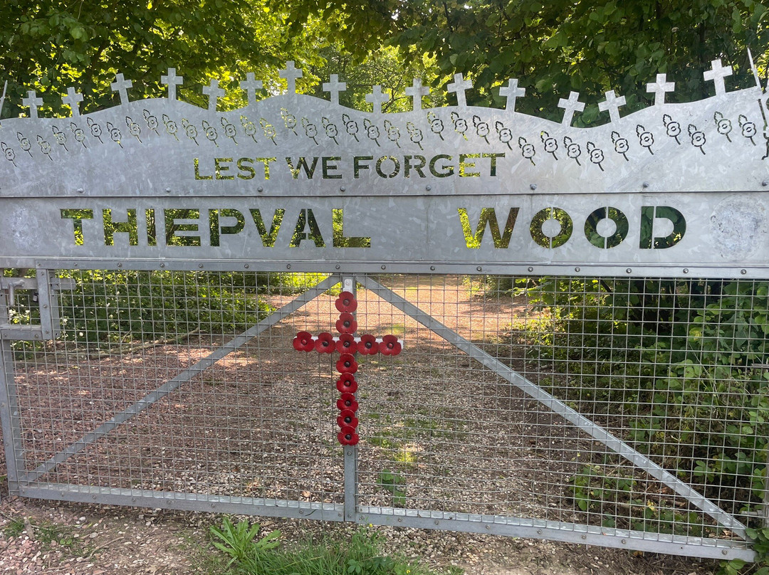 Ulster Memorial Tower & Thiepval Wood景点图片