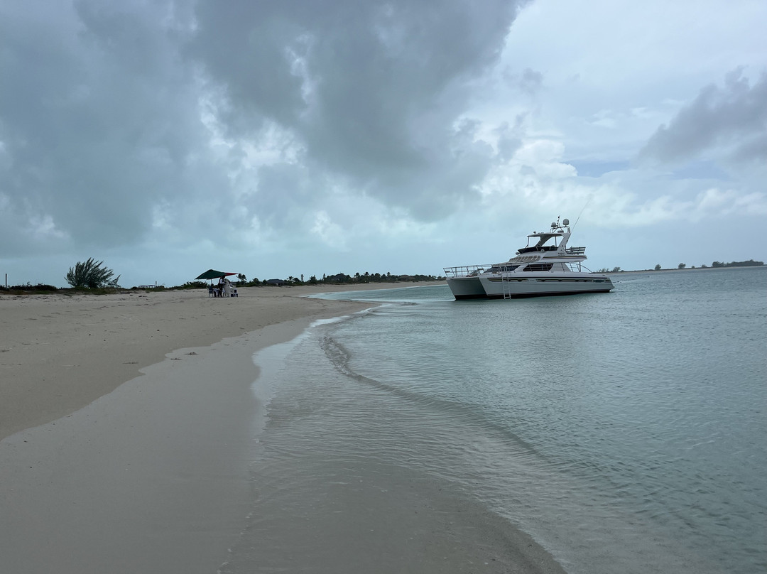 Kenard Cruises-普罗维登西亚莱斯必去景点
