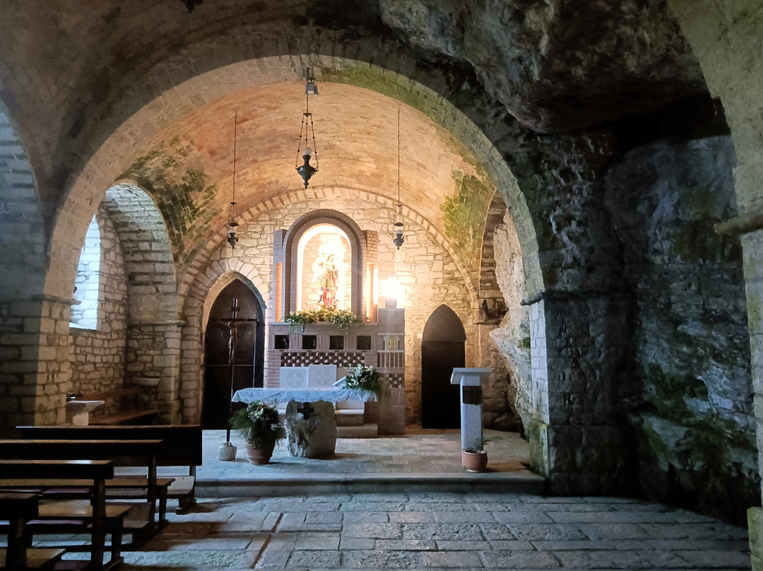 Grotta di San Michele-Sant'Angelo in Grotte必去景点
