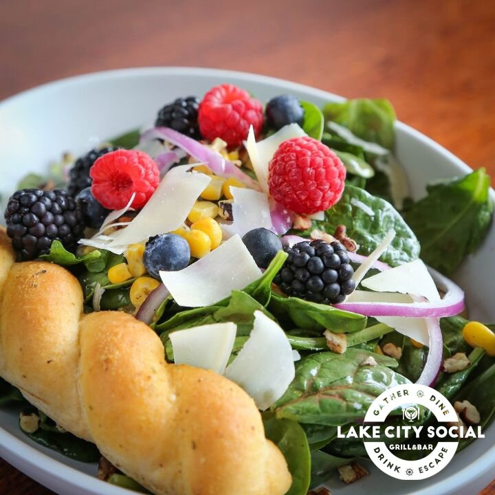 The Cove of Lake Geneva主图