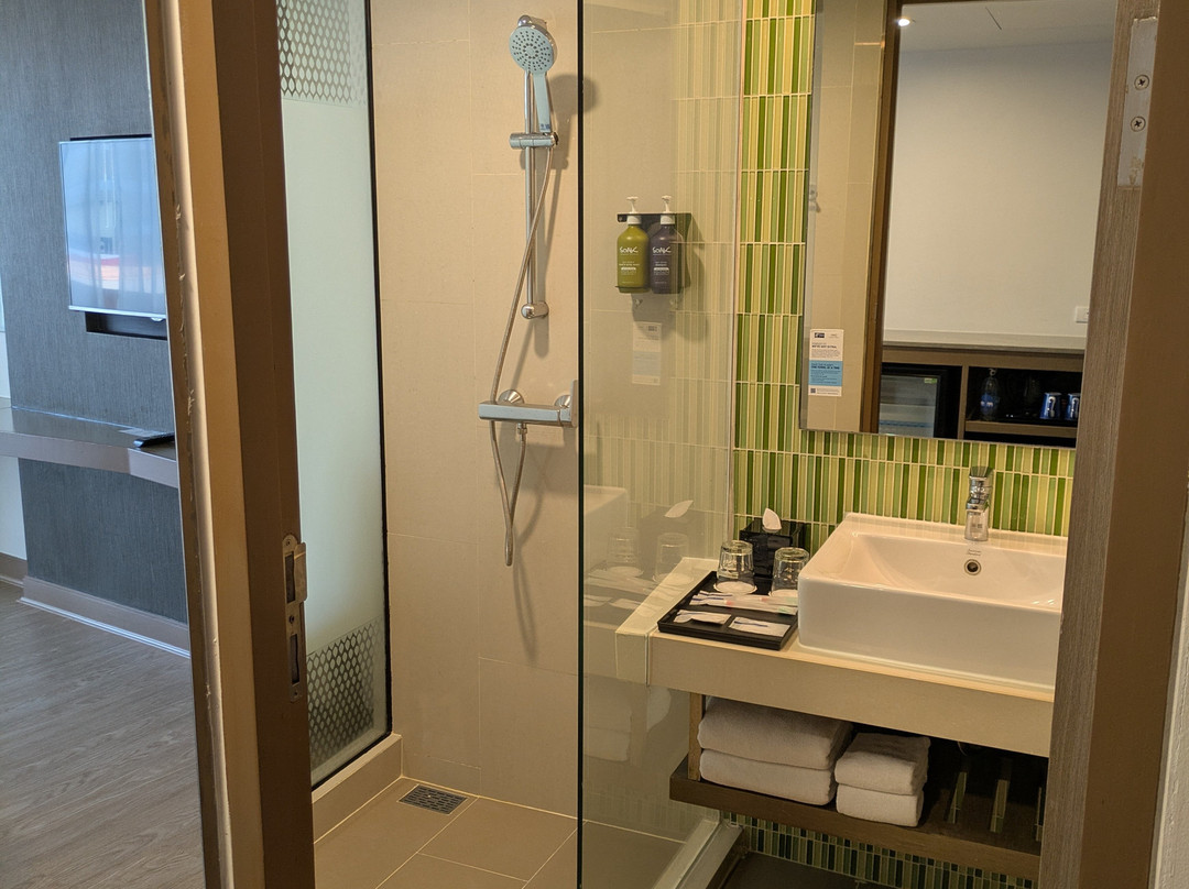 曼谷素坤逸路11号智选假日酒店主图