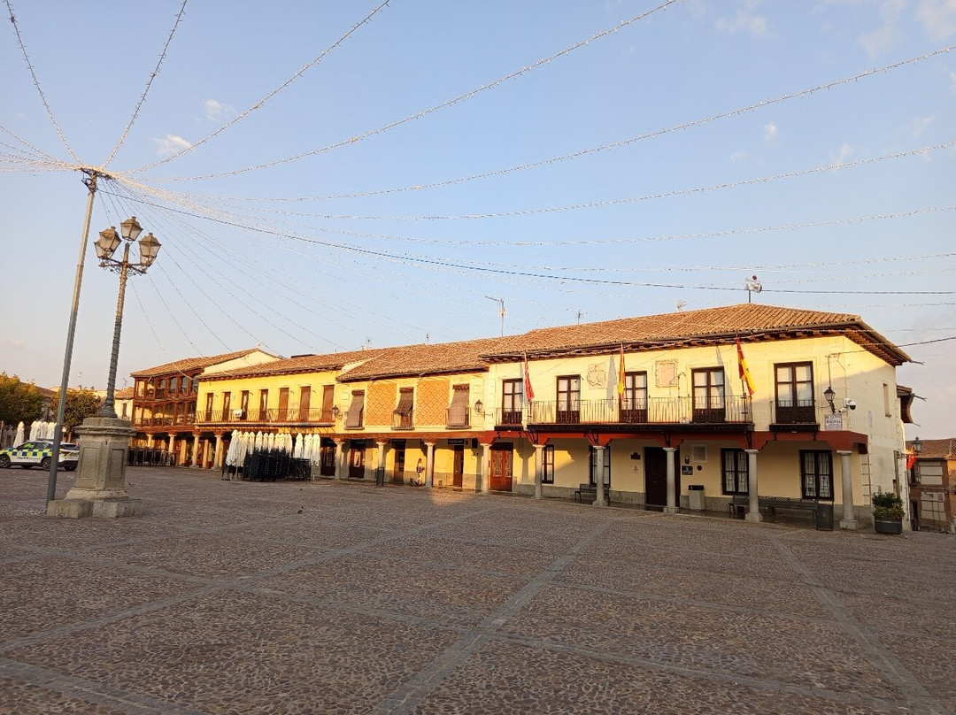 Plaza de Segovia-纳瓦尔卡尔内罗必去景点