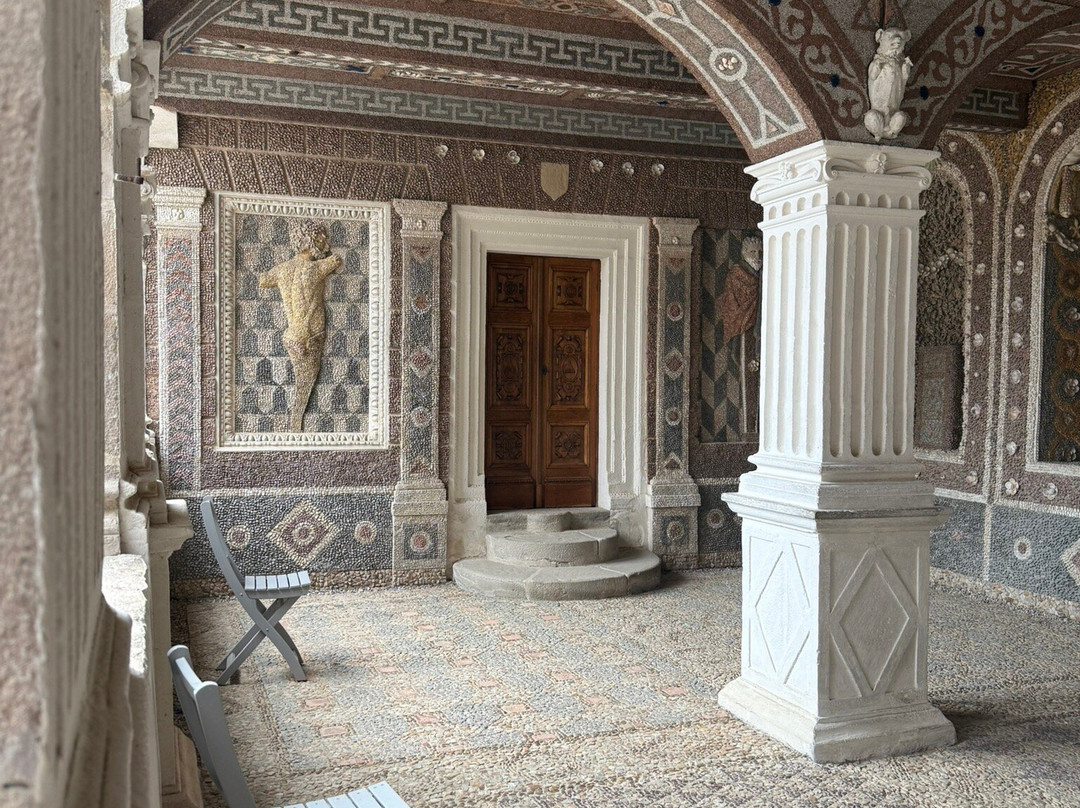 Château de la Bâstie d'Urfé-Saint-Etienne-le-Molard必去景点